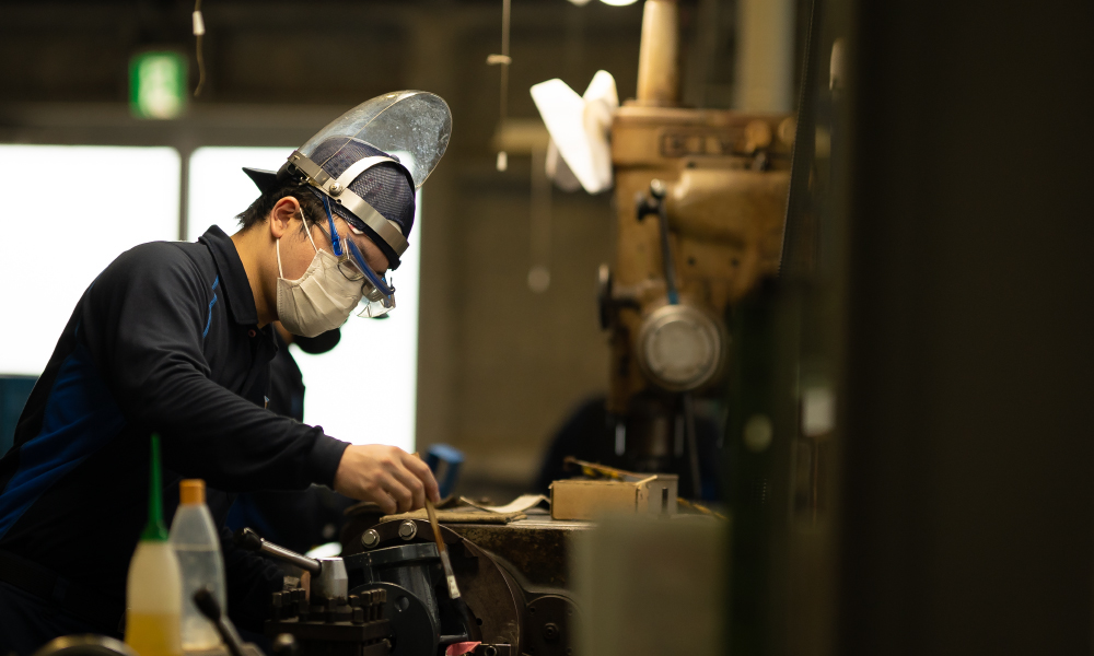 汎用旋盤、フライス盤による加工